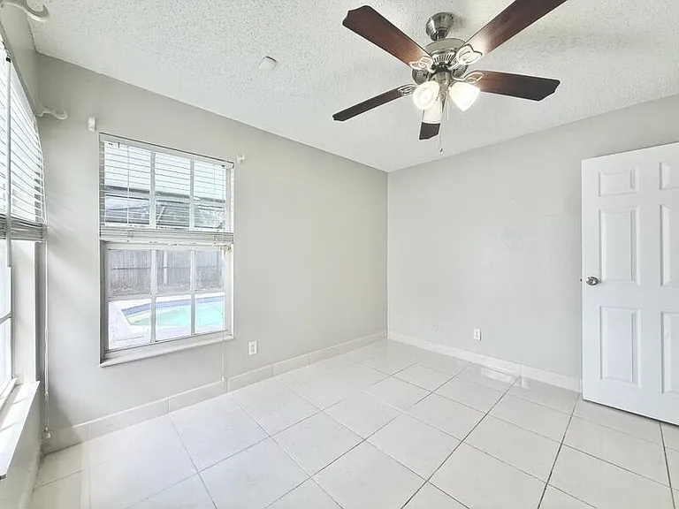 11316 Maybrook Ave — Photo 33