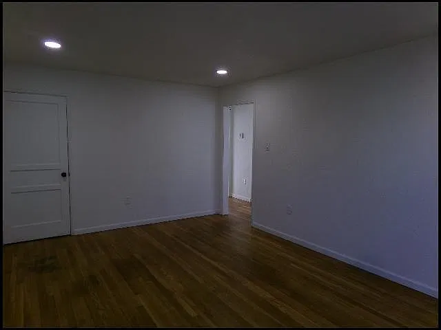 2 bed, 1.0 bath, 807 sqft, $1,095 — Photo 3