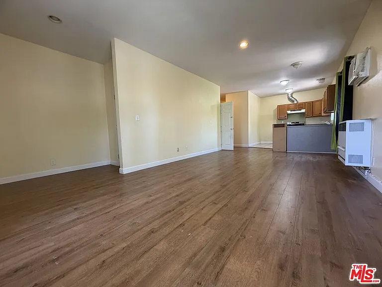 1839 Arlington Ave — Photo 3