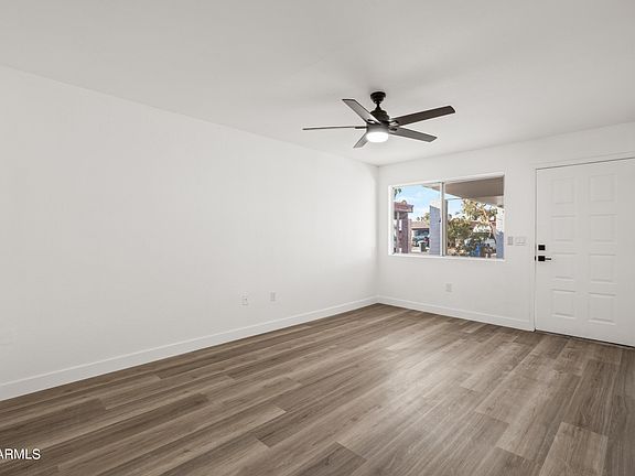3rd image of 442 E ROYAL PALMS Drive