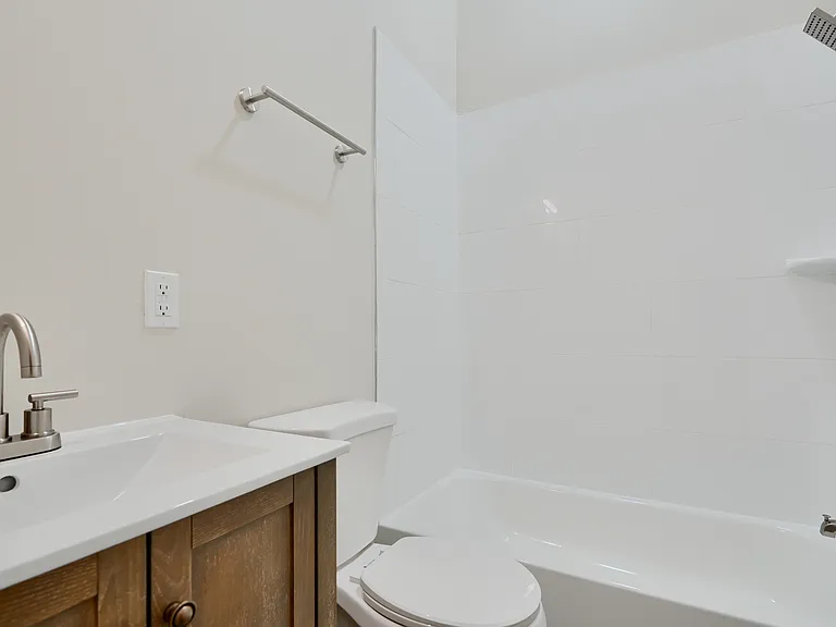 801 N Charles St #11 — Photo 13