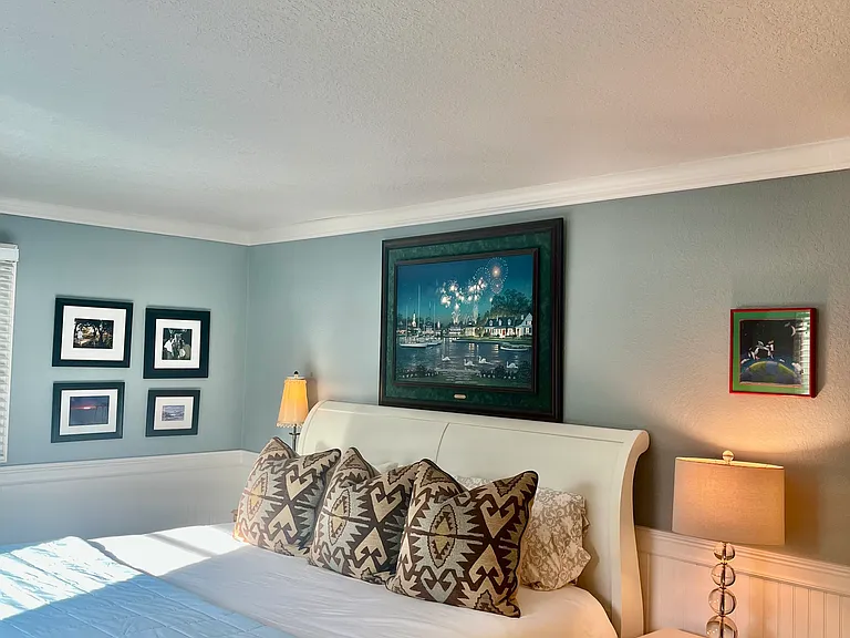 2nd Bedroom with King bed