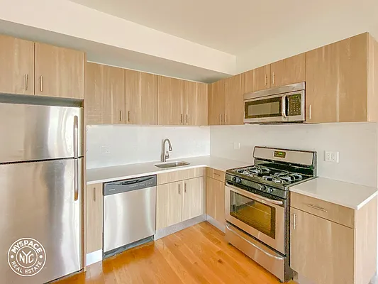 Rented by MySpaceNYC | media 4