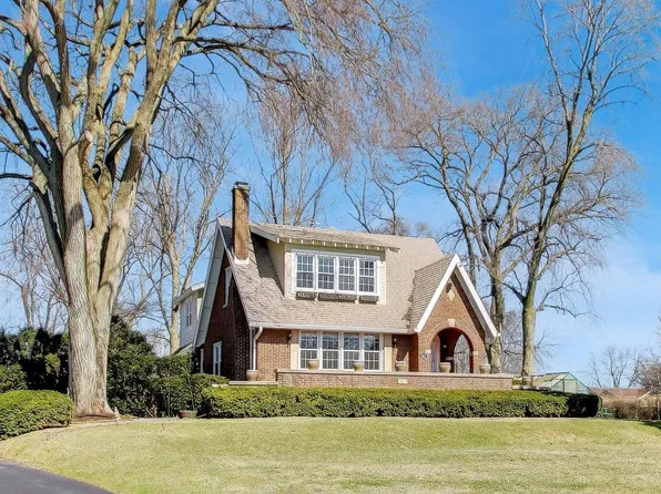 607 Miller St, Beecher, IL 60401