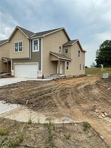 2nd image of 1401 Newport Ln