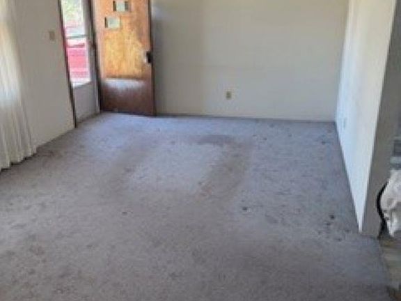 2nd image of 401 E 5th St