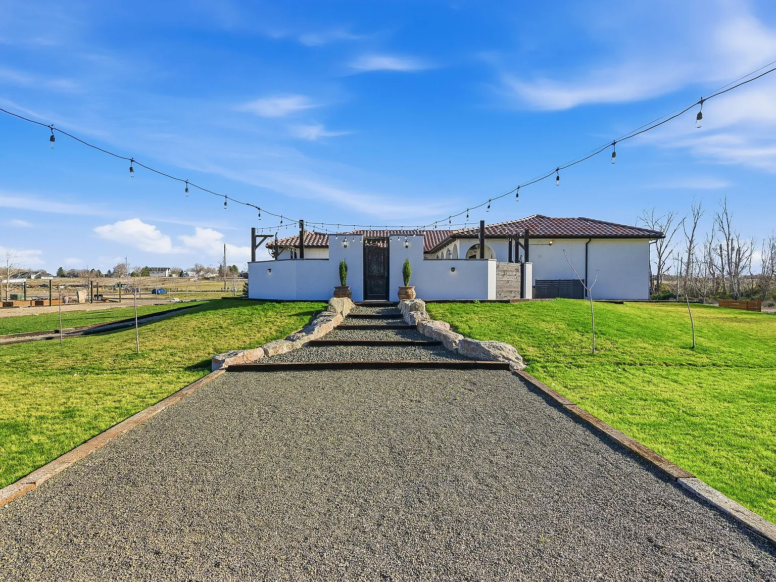 3 bed, 3.5 bath, 3170 sqft, $10,000 — Photo 1