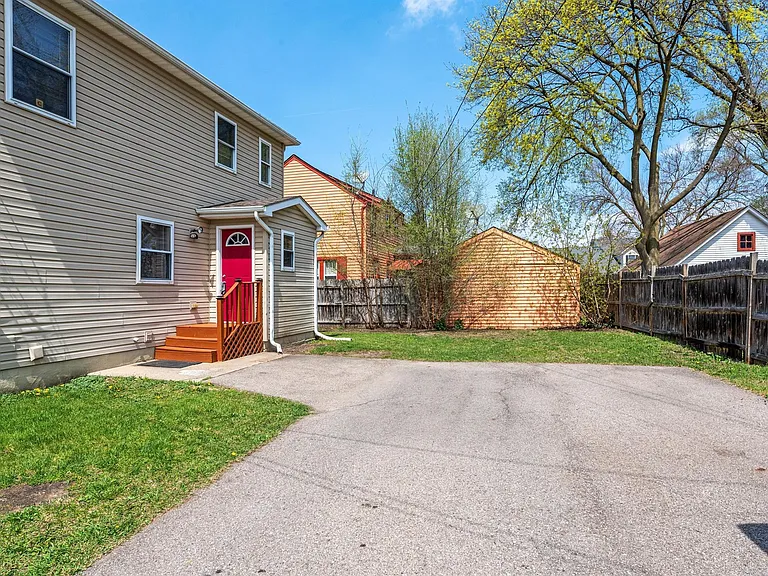 3260 Sashabaw Rd — Photo 7