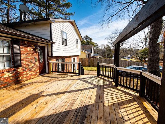 3rd image of 6566 Melandre Dr
