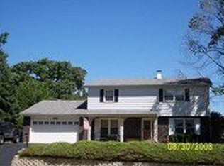 350 Crestwood Dr, Roselle, IL 60172