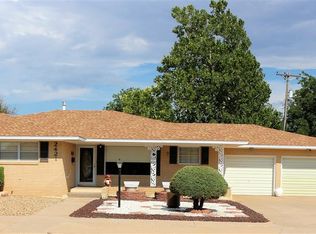 2421 La Fonda Rd, Clovis, NM 88101