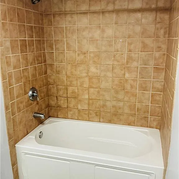 238 Walker St SW #22 — Photo 24