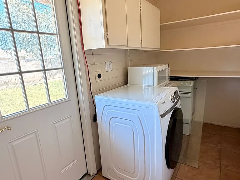 718 E Manhatton Dr — Photo 18