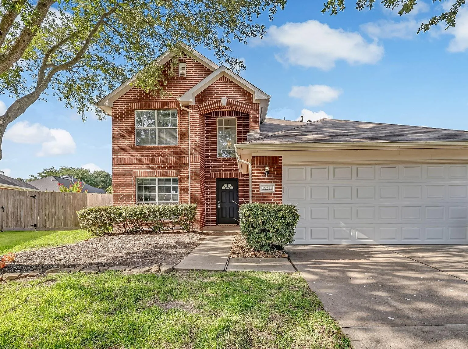 4 bed, 2.5 bath, 2174 sqft, $2,400 — Photo 1