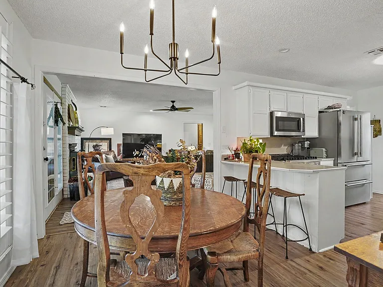 710 Christmas Ln — Photo 21