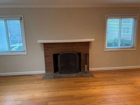 3rd image of 803 Laurel Ave #1