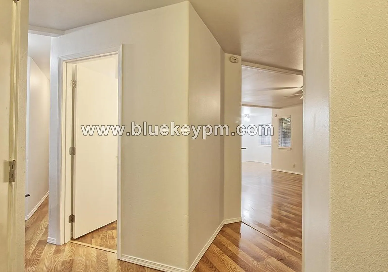 $1845 a Month for Main Floor 3 Bed, 2 Bath Condo Near Van Mall Drive/Andresen — Photo 4