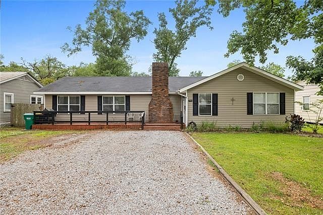 1st image of 285 8th Street Dr