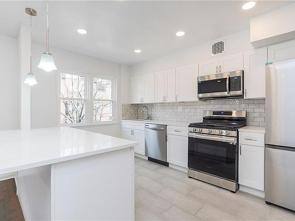 4th image of 729 E 81st St