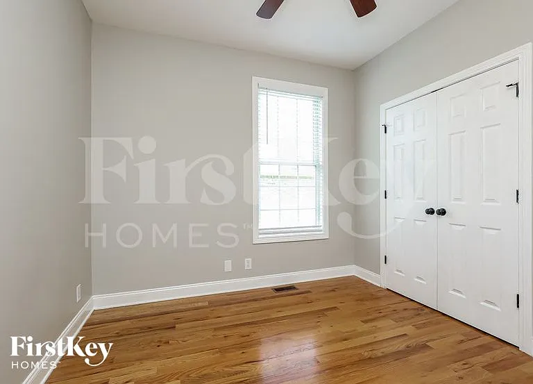 720 Courtland Ave — Photo 10