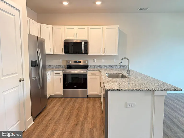 117 Nootka Way — Photo 3
