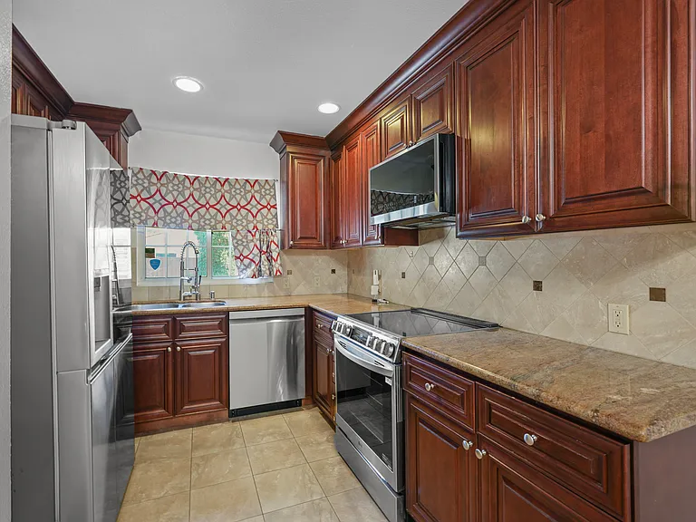 2387 Ralston Ct — Photo 4