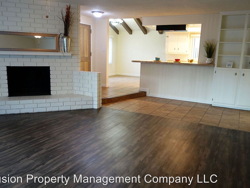 1st image of 2244 E 6th St APT 01