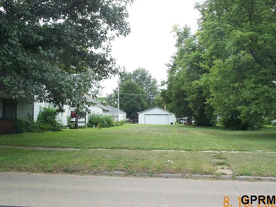 2nd image of 817 Market St