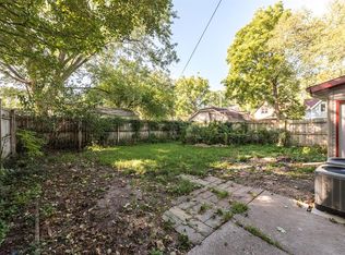 1044 Chatham St NW, Grand Rapids, MI 49504