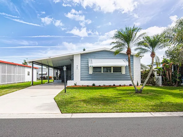 907 Oriole Cir, Barefoot Bay, FL 32976