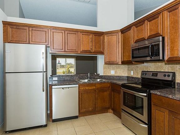 5th image of 189 Osprey Heights Dr