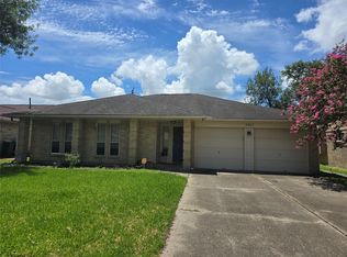 3827 Pecan Cir, La Porte, TX 77571