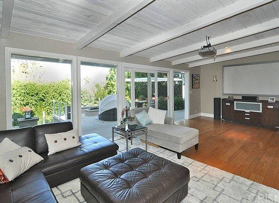 4th image of 22236 Cass Ave