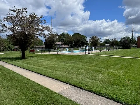 Royal Madison Apartments — Photo 18