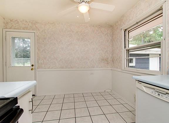 5th image of 6941 Janell Ave N