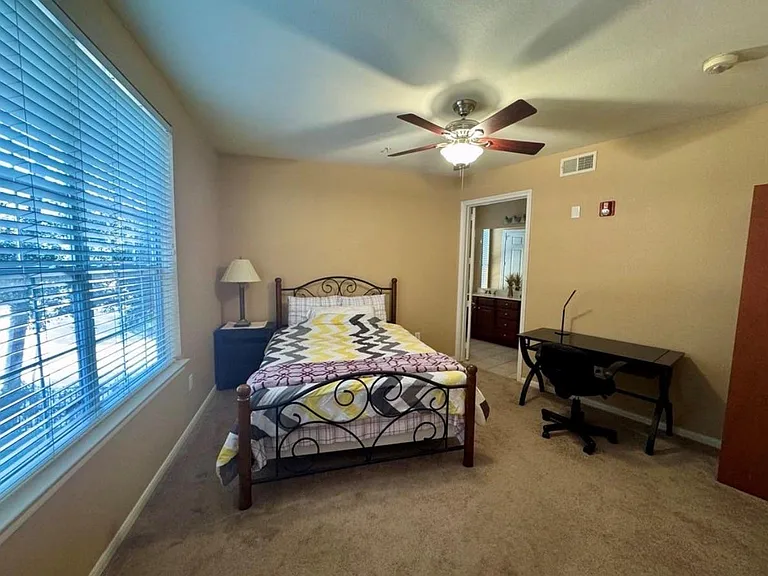 7575 Kirby Dr #1113 — Photo 10