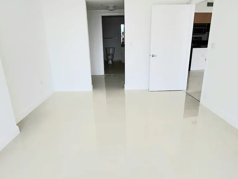 1750 N Bayshore Dr #2010 — Photo 14