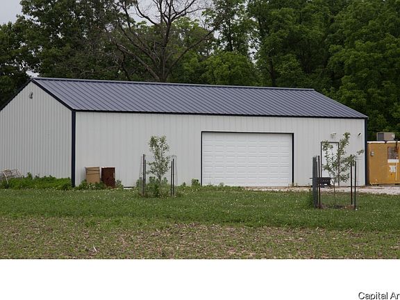 4th image of 1760 N Dooley Ln