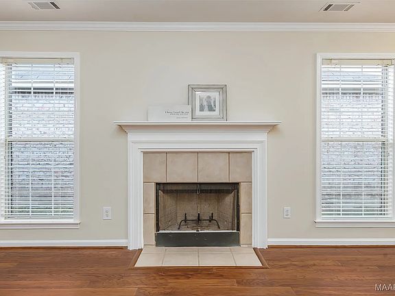 3rd image of 8720 Hallwood Dr