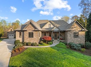 6 Saranac Ln, Simpsonville, SC 29681