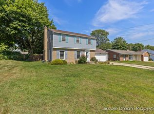 1857 Clearbrook St SE, Grand Rapids, MI 49508