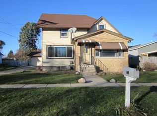 102 Orchard St, Poplar Grove, IL 61065