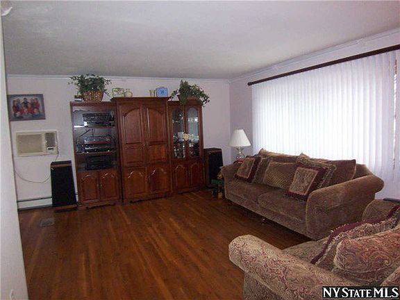 3rd image of 178 N Wyoming Ave