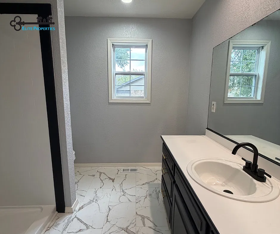 4 bed, 1650 sqft, $1,600 — Photo 2