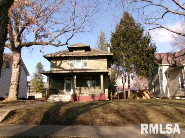 365 W Pine St, Canton, IL 61520