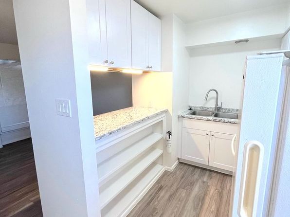 1300 Pennsylvania St NE #15