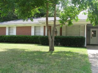 104 General Lee Dr, Vivian, LA 71082