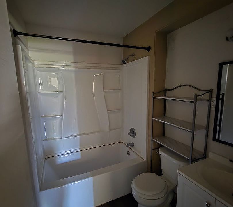1st image of 3313 SE Bryant St