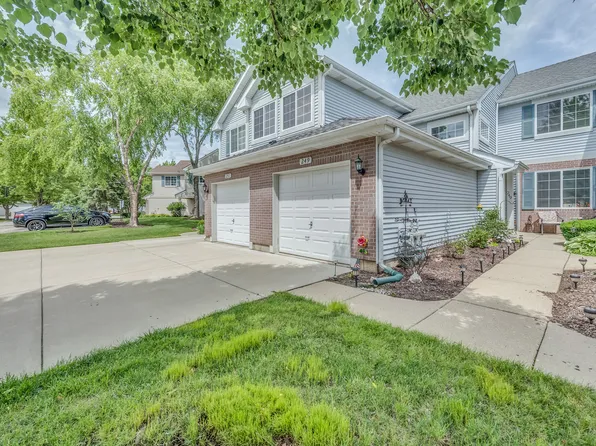 249 Sierra Pass Dr, Schaumburg, IL 60194