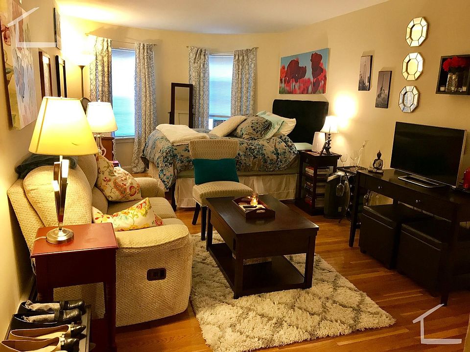 2nd image of 168 Winthrop Rd #106P